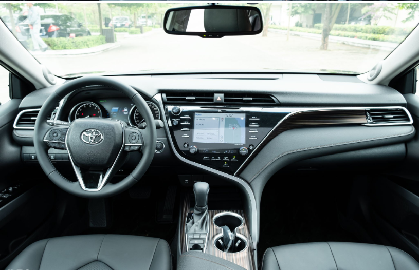 Toyota Camry 2.5Q 2019 - Cần bán Camry 2.5Q 2019, giá cực tốt