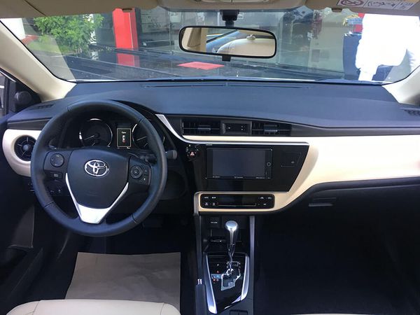 Toyota Corolla altis 1.8E 2018 - Bán Corolla Altis 2019 giá cực sốc