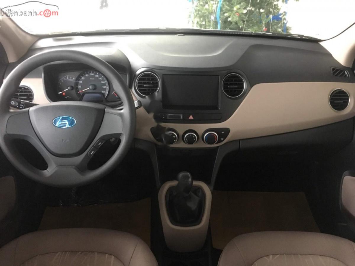 Hyundai Grand i10  1.2 MT Base 2019 - Bán xe Hyundai Grand i10 1.2 MT Base đời 2019, màu bạc