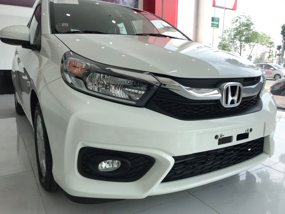 Honda Brio V 2019 - Bán Honda Brio V màu trắng, giá tốt, chỉ cần 130tr nhận xe, còn vài xe