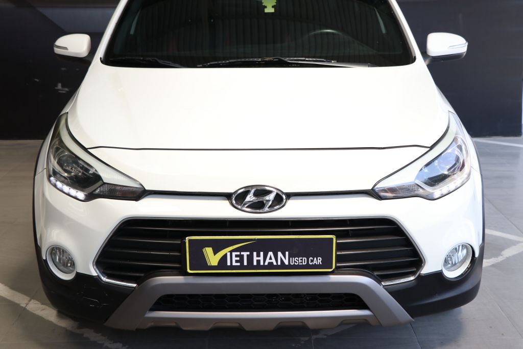 Hyundai i20 Active 1.4 AT 2016 - Hyundai i20 Active 1.4 AT 2016, màu trắng, xe nhập, giá tốt