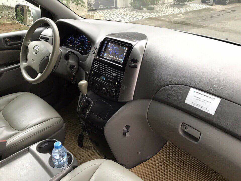 Toyota Sienna 2009 - Lên đời cần bán lại xe Sienna 2009 LE nhập Mỹ, hai cửa điện, số tự động, màu bạc