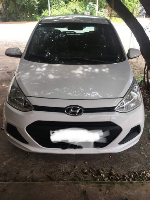 Hyundai Grand i10   2015 - Bán Hyundai Grand i10 đời 2015, màu trắng, nhập khẩu, số sàn