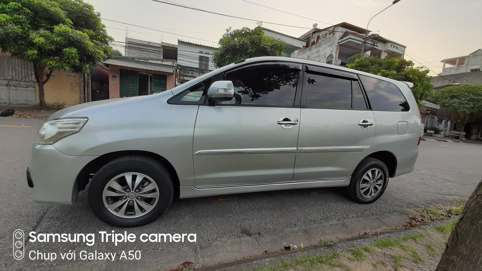 Toyota Innova 2.0 2015 - Bán Toyota Innova đời 2015 số sàn