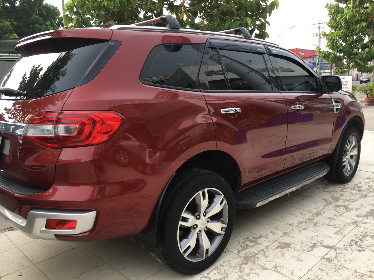 Ford Everest Titanium  2017 - Bán xe Ford Everest Titanium đời 2017, màu đỏ ruby, nhập khẩu