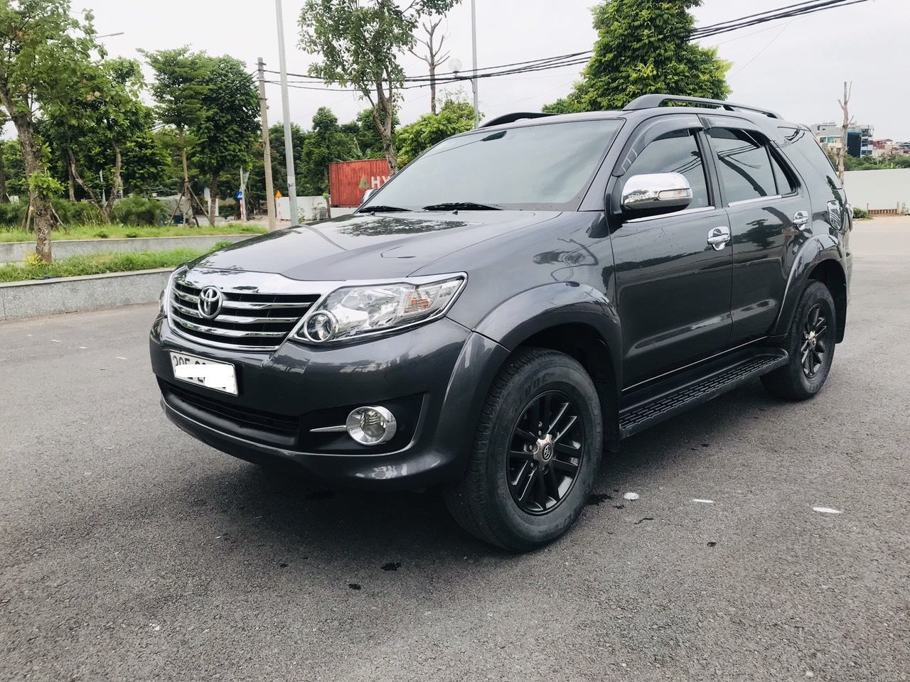 Toyota Fortuner 2.7AT 2015 - Cần bán Toyota Fortuner 2.7AT năm 2015, màu xám xe cực đẹp