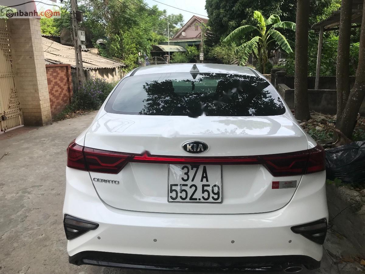 Kia Cerato 1.6 AT Dulexe 2019 - Cần bán xe Kia Cerato 1.6 AT Dulexe đời 2019, màu trắng, xe đẹp long lanh