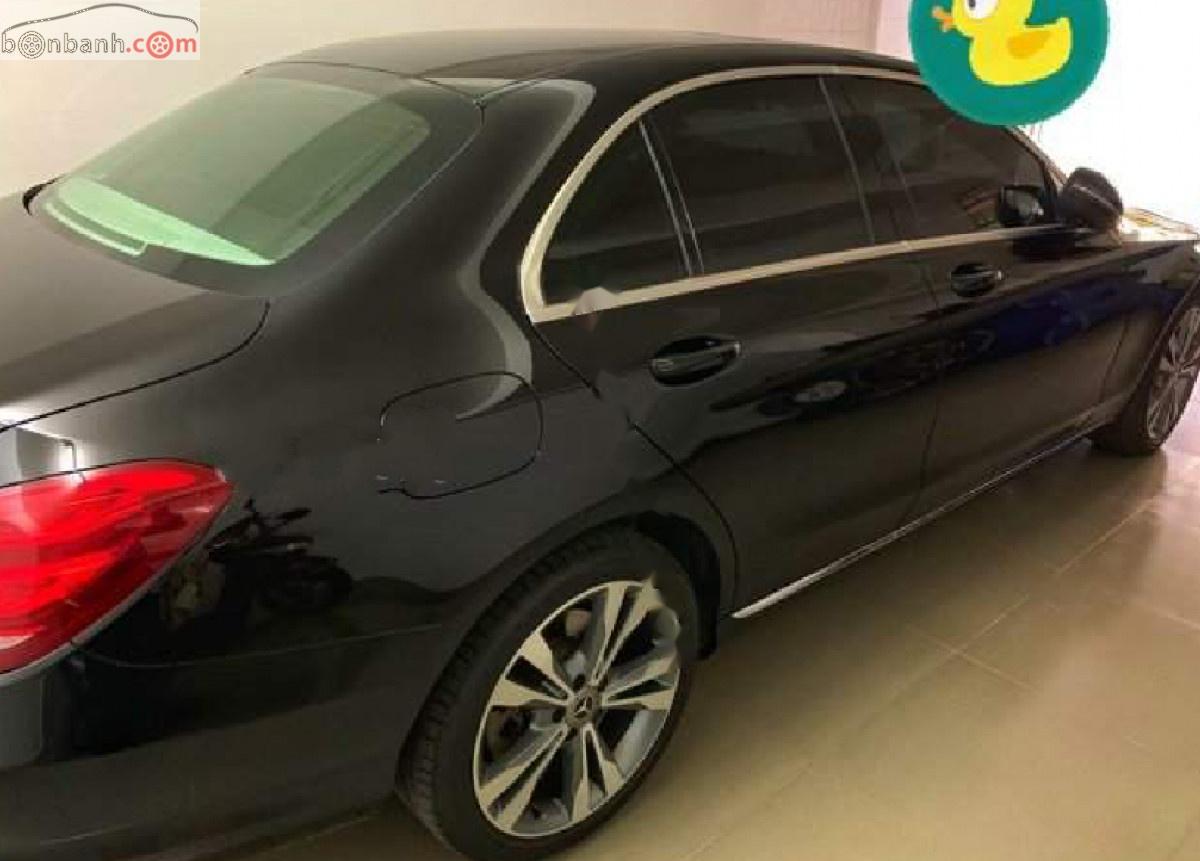 Mercedes-Benz C class C250 Exclusive 2017 - Bán ô tô Mercedes C250 Exclusive sản xuất năm 2017, màu đen