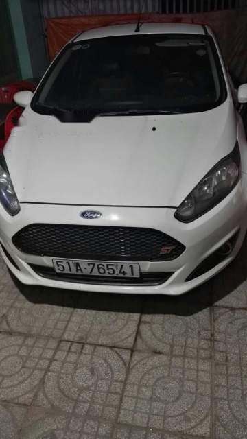 Ford Fiesta  1.5 2014 - Bán Ford Fiesta 1.5 2014, màu trắng, xe máy móc ngon, tiết kiệm xăng cực kỳ