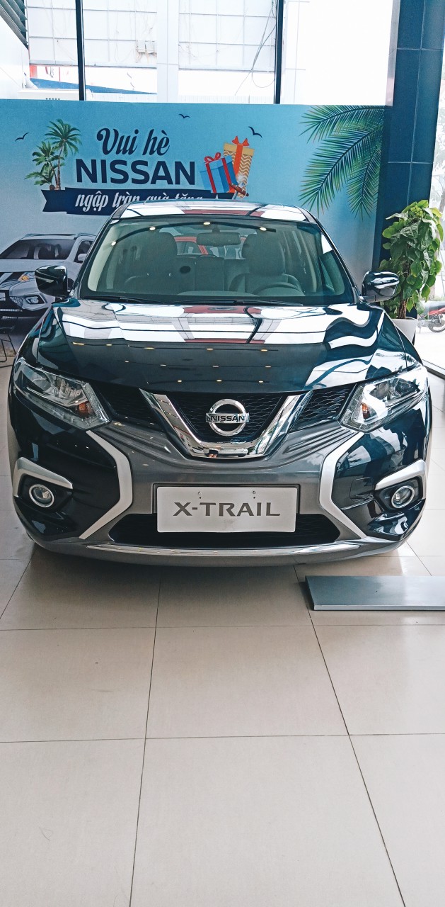 Nissan X trail 2.0 SL Premium 2019 - Bán ô tô Nissan X trail 2.0 SL Premium mới năm sản xuất 2019, màu đen, giá tốt 800 triệu