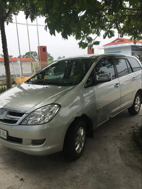 Toyota Innova G  2006 - Cần bán gấp Toyota Innova G năm sản xuất 2006, xe đẹp đầy đủ giấy tờ, máy móc còn zin