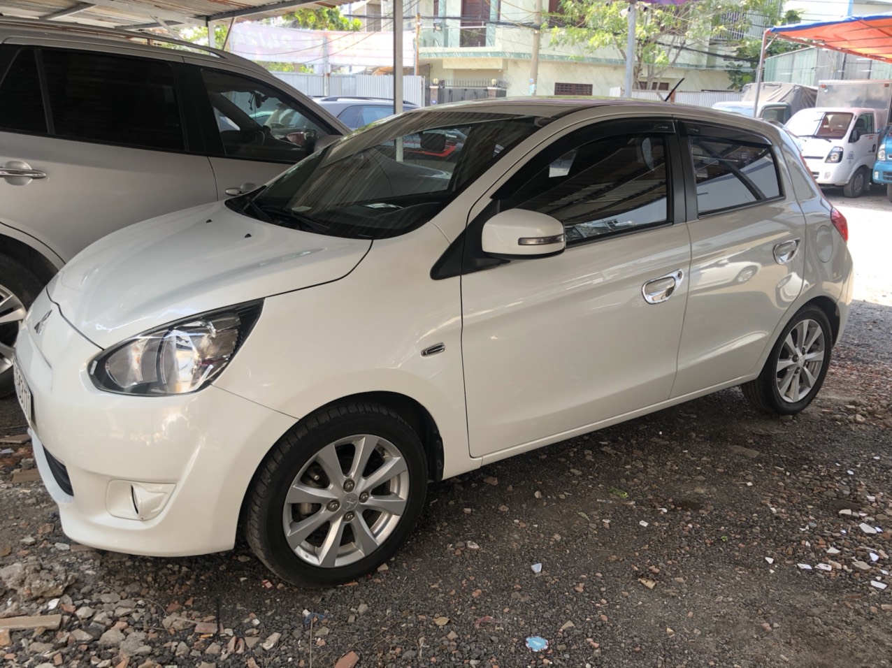 Mitsubishi Mirage 1.2 CVT Full 2015 - Bán Mitsubishi Mirage 1.2 CVT Full năm sản xuất 2015, màu trắng, nhập khẩu nguyên chiếc, giá tốt