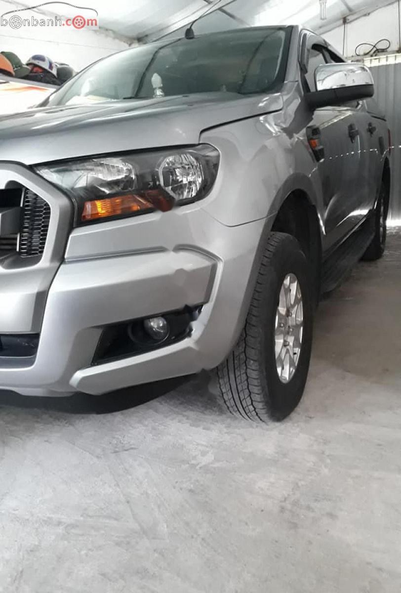 Ford Ranger XLS 2.2L 4x2 MT 2015 - Bán ô tô Ford Ranger XLS 2.2L 4x2 MT sản xuất 2015, màu bạc, xe nhập 