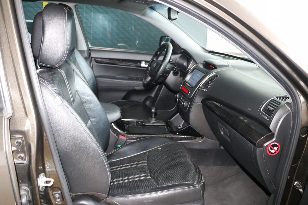 Kia Sorento DAT 2.2AT 2014 - Bán ô tô Kia Sorento DAT 2.2AT năm sản xuất 2014, màu nâu, giá chỉ 726 triệu