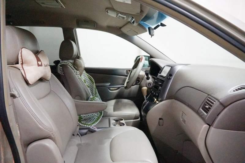 Toyota Sienna    2008 - Bán ô tô Toyota Sienna đời 2008, nhập khẩu, số tự động, cửa điện, cốp hít