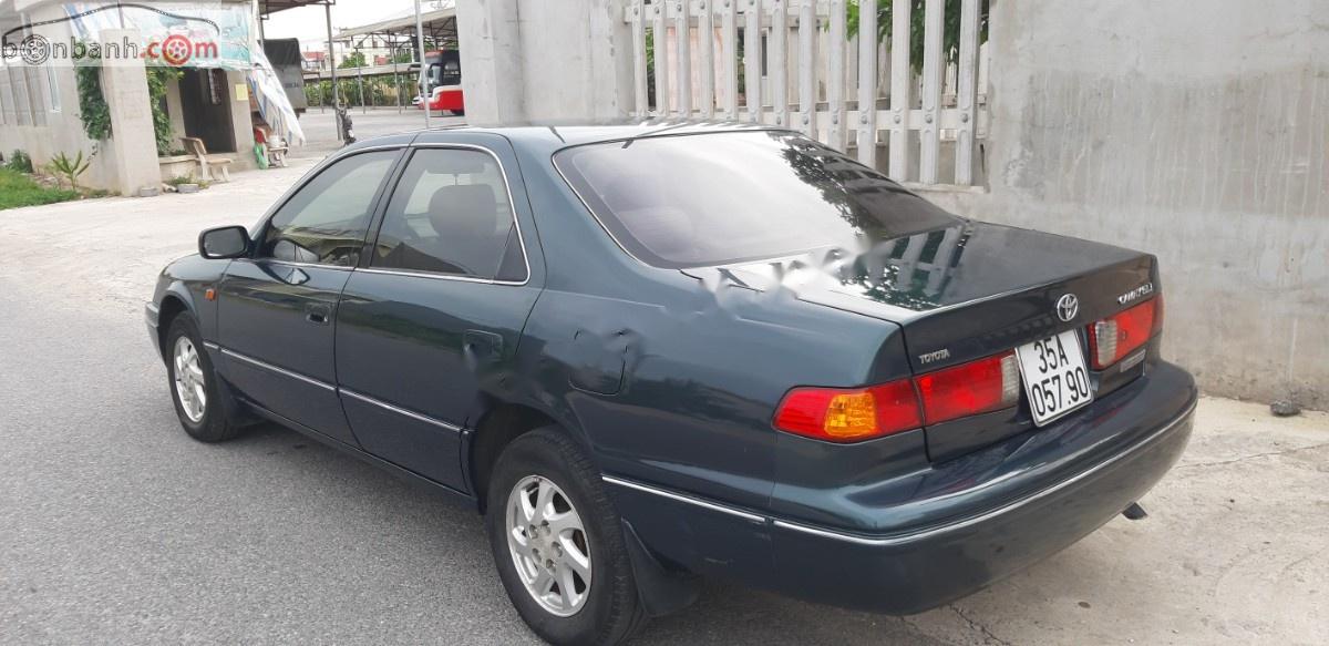 Toyota Camry 2.2 GLi 1998 - Bán xe Camry 2.2 GLi, 02 túi khí, xe công chức sử dụng ít mới chạy 19 vạn km