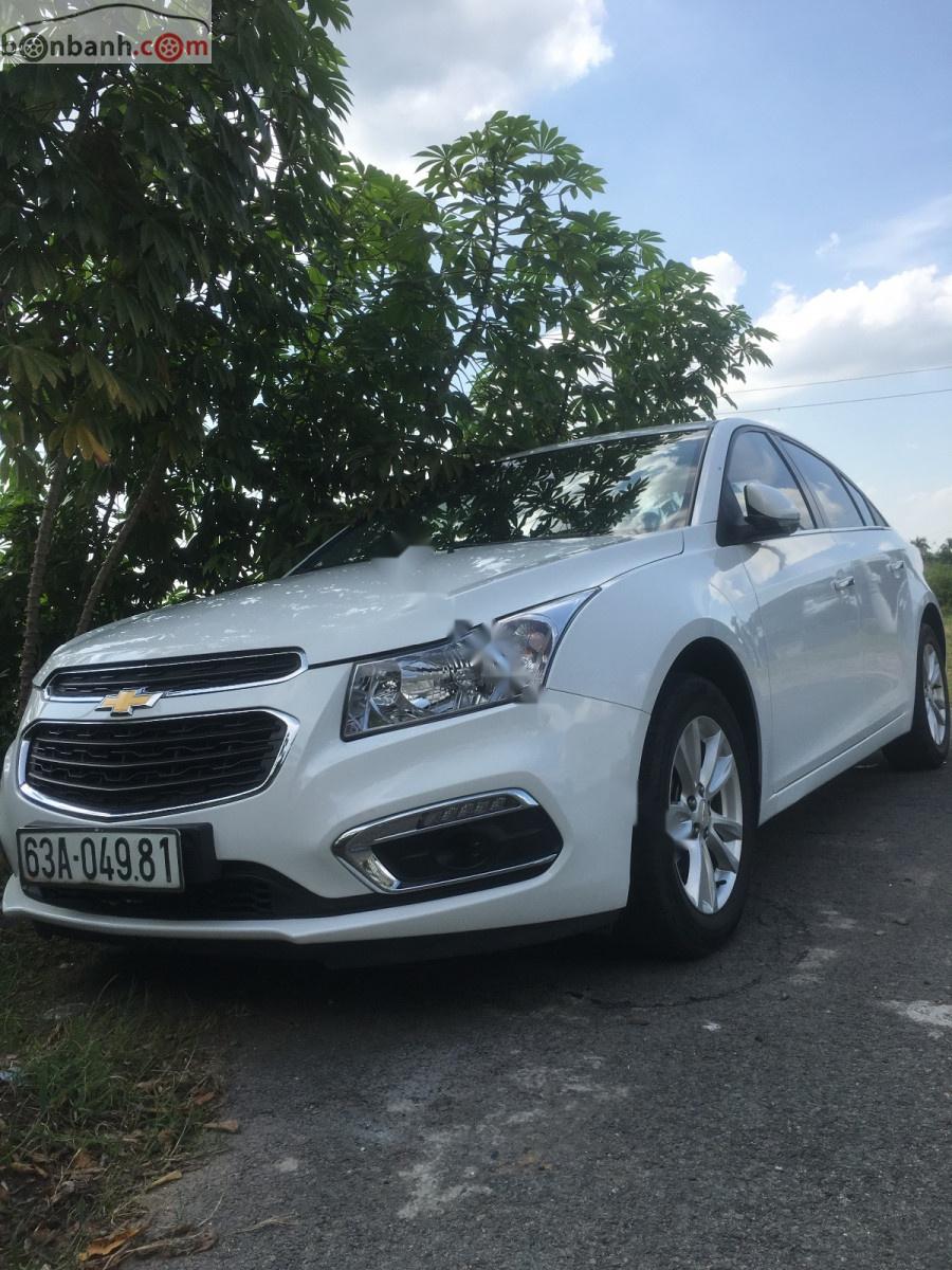 Chevrolet Cruze 2016 - Cần bán lại xe Chevrolet Cruze năm sản xuất 2016, màu trắng, bảo quản rất kỹ lưỡng