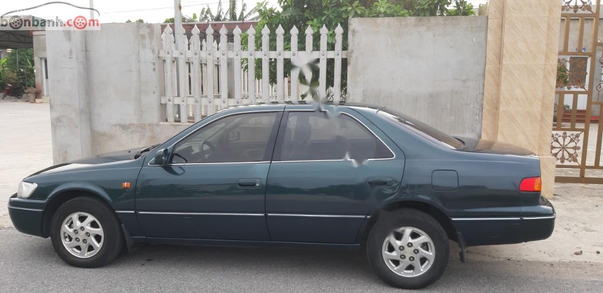 Toyota Camry 2.2 GLi 1998 - Bán xe Camry 2.2 GLi, 02 túi khí, xe công chức sử dụng ít mới chạy 19 vạn km