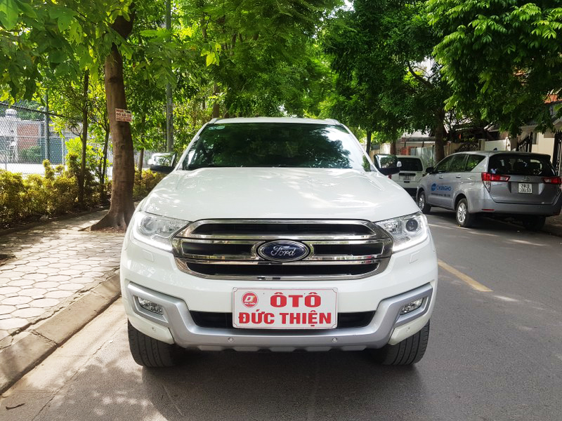 Ford Everest Titanium 4x2AT 2017 - Cần bán xe Ford Everest Titanium 4x2AT năm 2017, màu trắng, nhập khẩu nguyên chiếc