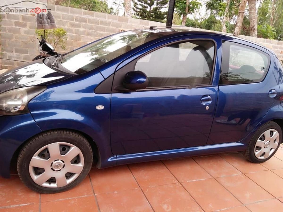 Toyota Aygo 2009 - Bán ô tô Toyota Aygo đời 2009, màu xanh lam, xe đẹp