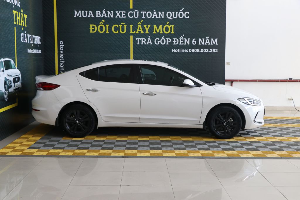 Hyundai Elantra GLS 1.6AT 2016 - Bán ô tô Hyundai Elantra GLS 1.6AT đời 2016, màu trắng