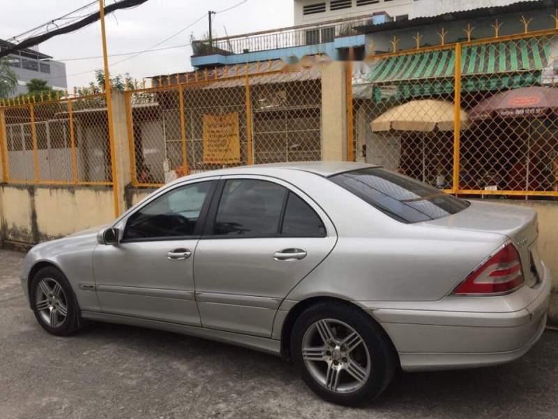 Mercedes-Benz C class  C180 2004 - Cần bán Mercedes C180 đời 2004 xe gia đình, giá 210tr