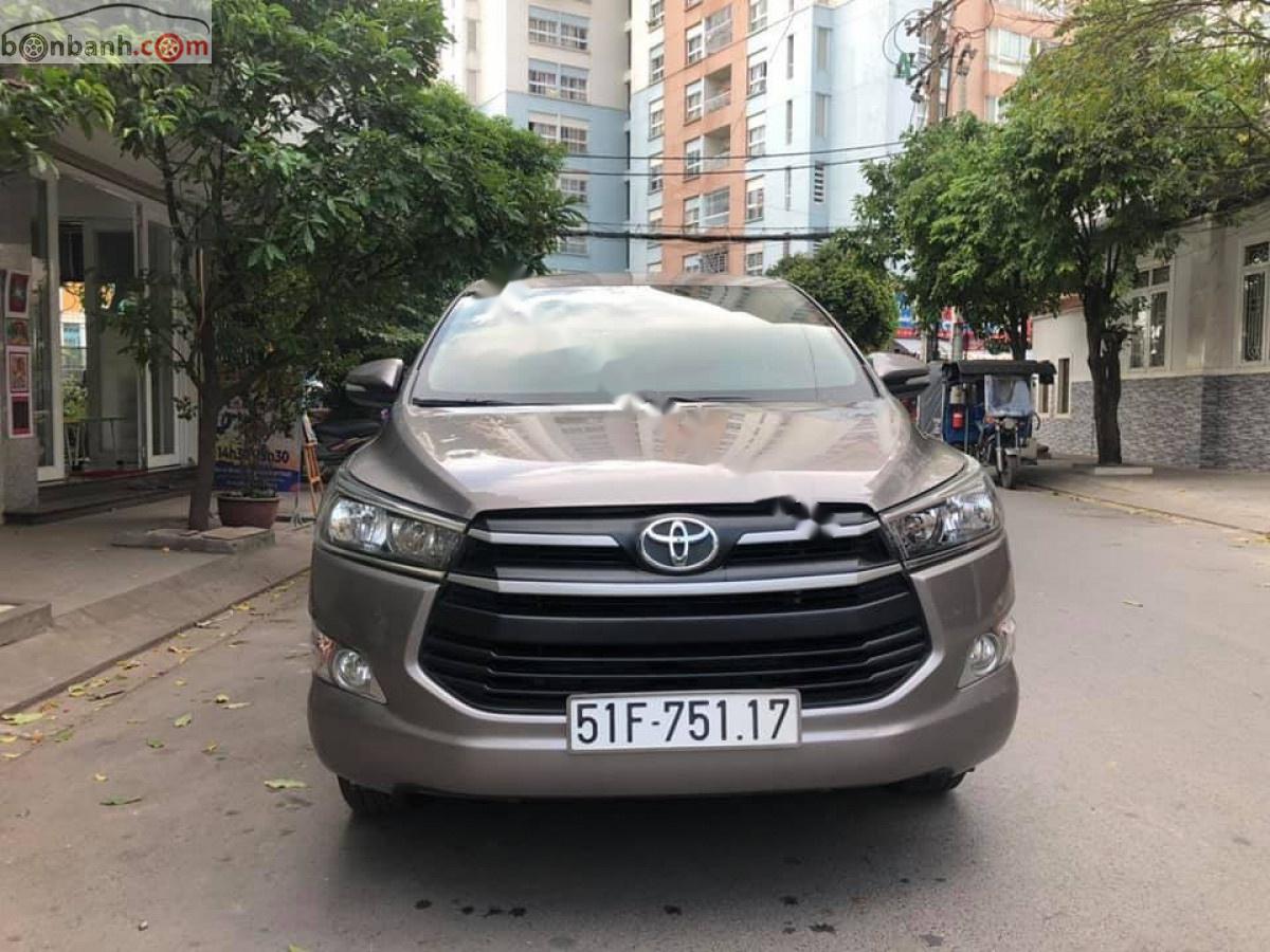 Toyota Innova 2.0E 2016 - Bán Toyota Innova E đời 2016, xe gia đình