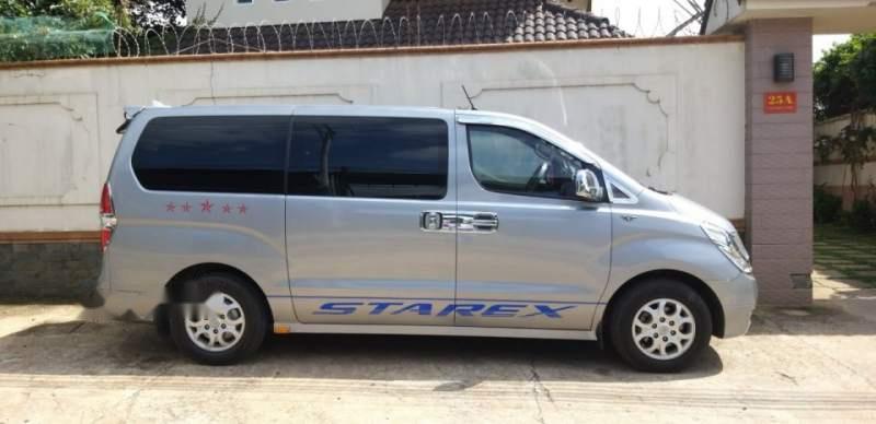 Hyundai Starex   2013 - Bán xe Hyundai Starex đời 2013, màu bạc, xe gia đình 