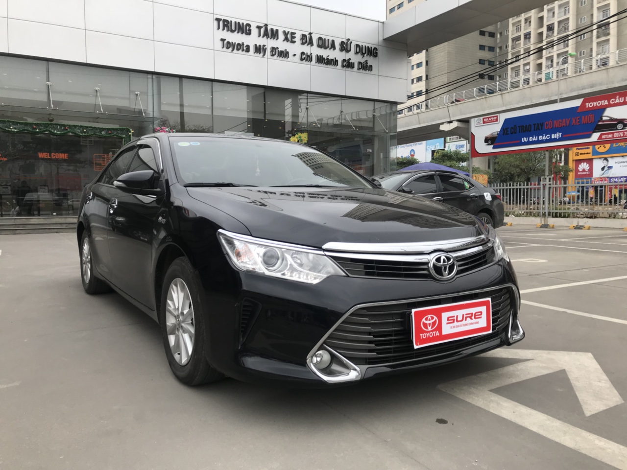 Toyota Camry 2.0E 2015 - Bán Toyota Camry 2.0E sản xuất 2015, màu đen, giá 800tr