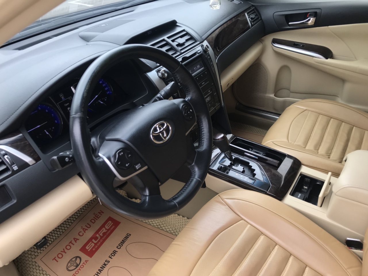 Toyota Camry 2.0E 2015 - Bán Toyota Camry 2.0E sản xuất 2015, màu đen, giá 800tr