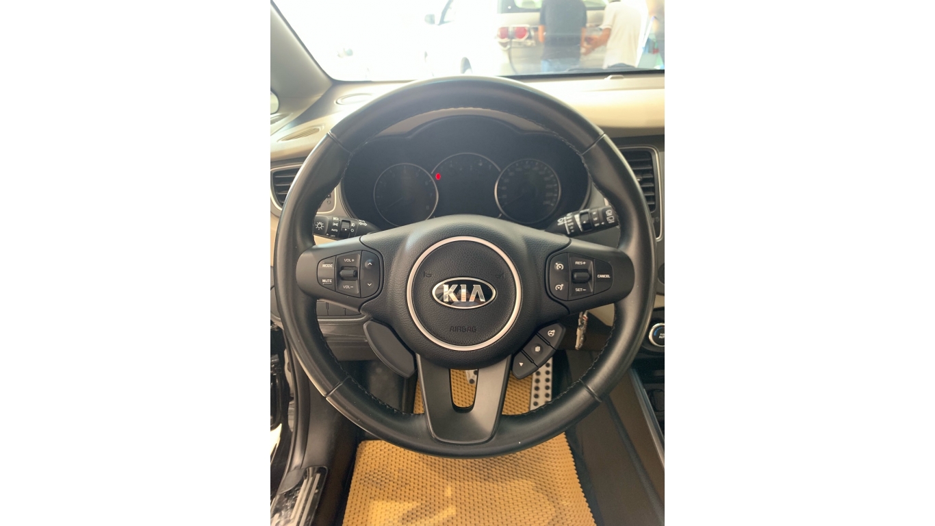 Kia Rondo 2.0 AT 2018 - HCM: Kia Rondo 2.0 AT 2018, màu đen, odo chỉ 31.000km