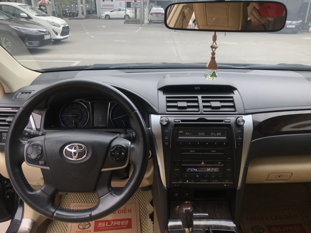 Toyota Camry 2.0E 2015 - Bán Toyota Camry 2.0E sản xuất 2015, màu đen, giá 800tr