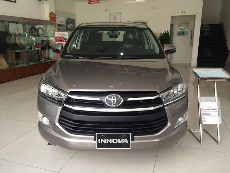 Toyota Innova   2019 - Bán Toyota Innova sản xuất năm 2019, màu xám, giá tốt