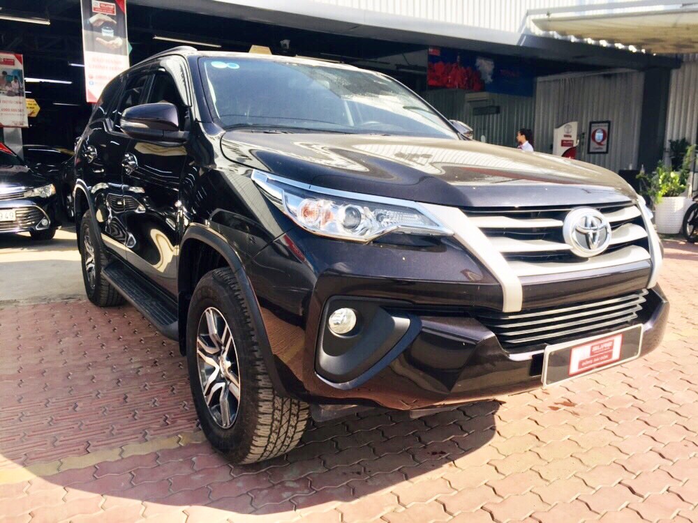 Toyota Fortuner G 2018 - Bán xe lướt Fortuner 2018 máy dầu, số sàn, giá còn giảm ạ