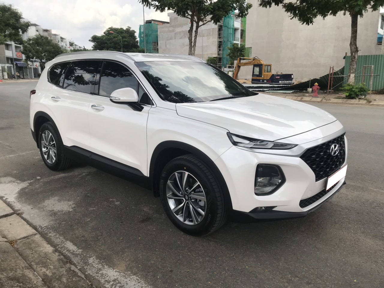 Hyundai Santa Fe 2.4 4x2AT 2019 - Bán Hyundai Santa Fe 2.4 4x2AT đời 2019, màu trắng có trả góp