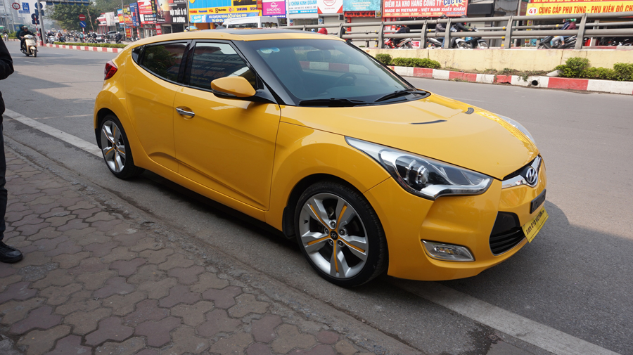 Hyundai Veloster 1.6 AT 2011 - Bán xe Hyundai Veloster 1.6 AT năm sản xuất 2011, màu vàng, nhập khẩu, giá chỉ 475 triệu