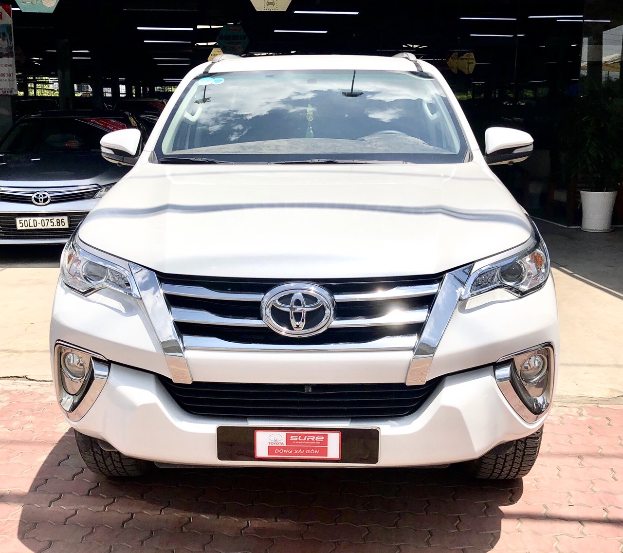 Toyota Fortuner G 2017 - Bán xe lướt Fortuner 2017 máy dầu, số sàn, giảm ngay 40tr nhé