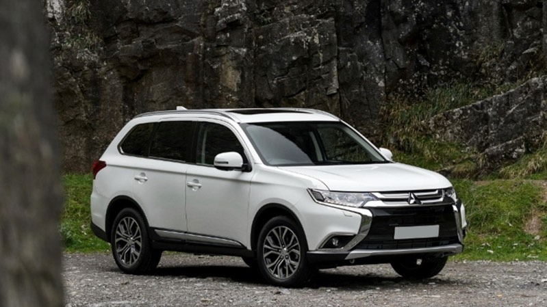 Mitsubishi Outlander 2019 - Bán xe Mitsubishi Outlander 2019, màu trắng, nhập khẩu, giá 807tr