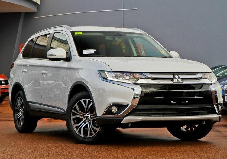 Mitsubishi Outlander 2019 - Bán xe Mitsubishi Outlander 2019, màu trắng, nhập khẩu, giá 807tr