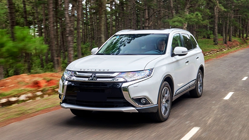 Mitsubishi Outlander 2019 - Bán xe Mitsubishi Outlander 2019, màu trắng, nhập khẩu, giá 807tr