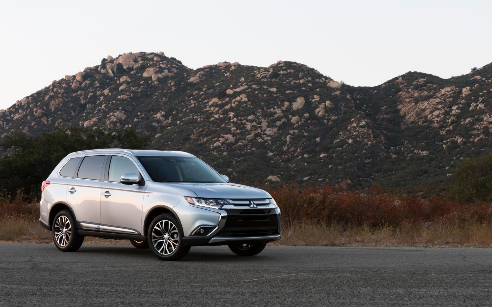 Mitsubishi Outlander 2019 - Bán xe Mitsubishi Outlander 2019, màu trắng, nhập khẩu, giá 807tr