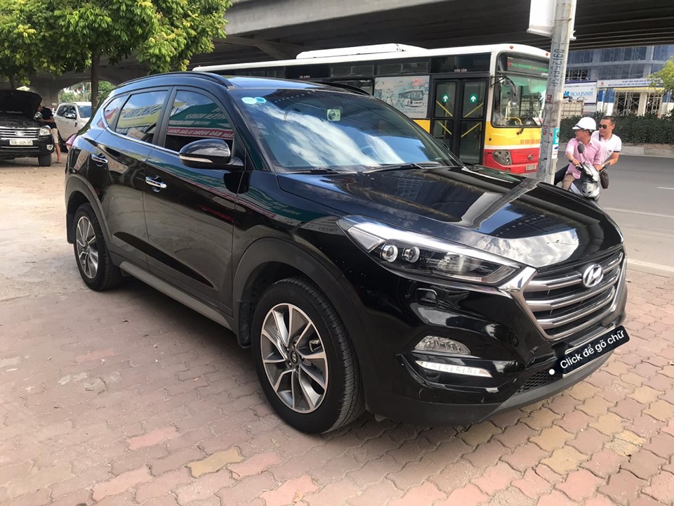 Hyundai Tucson 2.0 ATH 2017 - Bán xe Hyundai Tucson 2.0 ATH 2017, màu đen, 845 triệu, bao test hãng