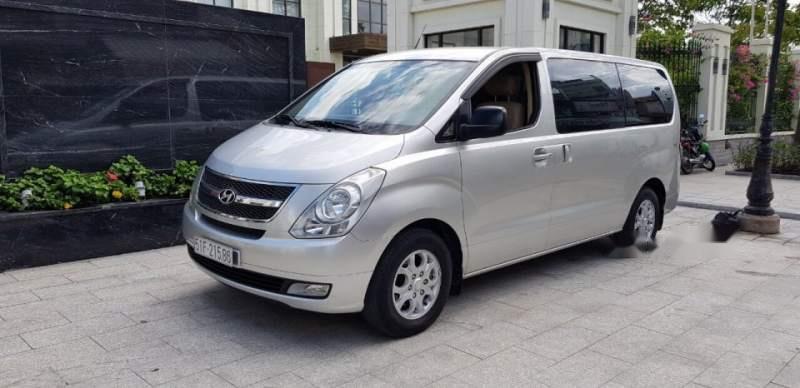 Hyundai Starex 2009 - Cần bán xe Hyundai Starex sản xuất 2009, màu bạc, nhập khẩu