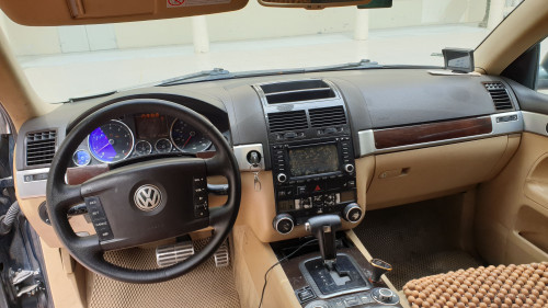 Volkswagen Touareg   4.2 AT  2004 - Bán ô tô Volkswagen Touareg 4.2 AT đời 2004 chính chủ 