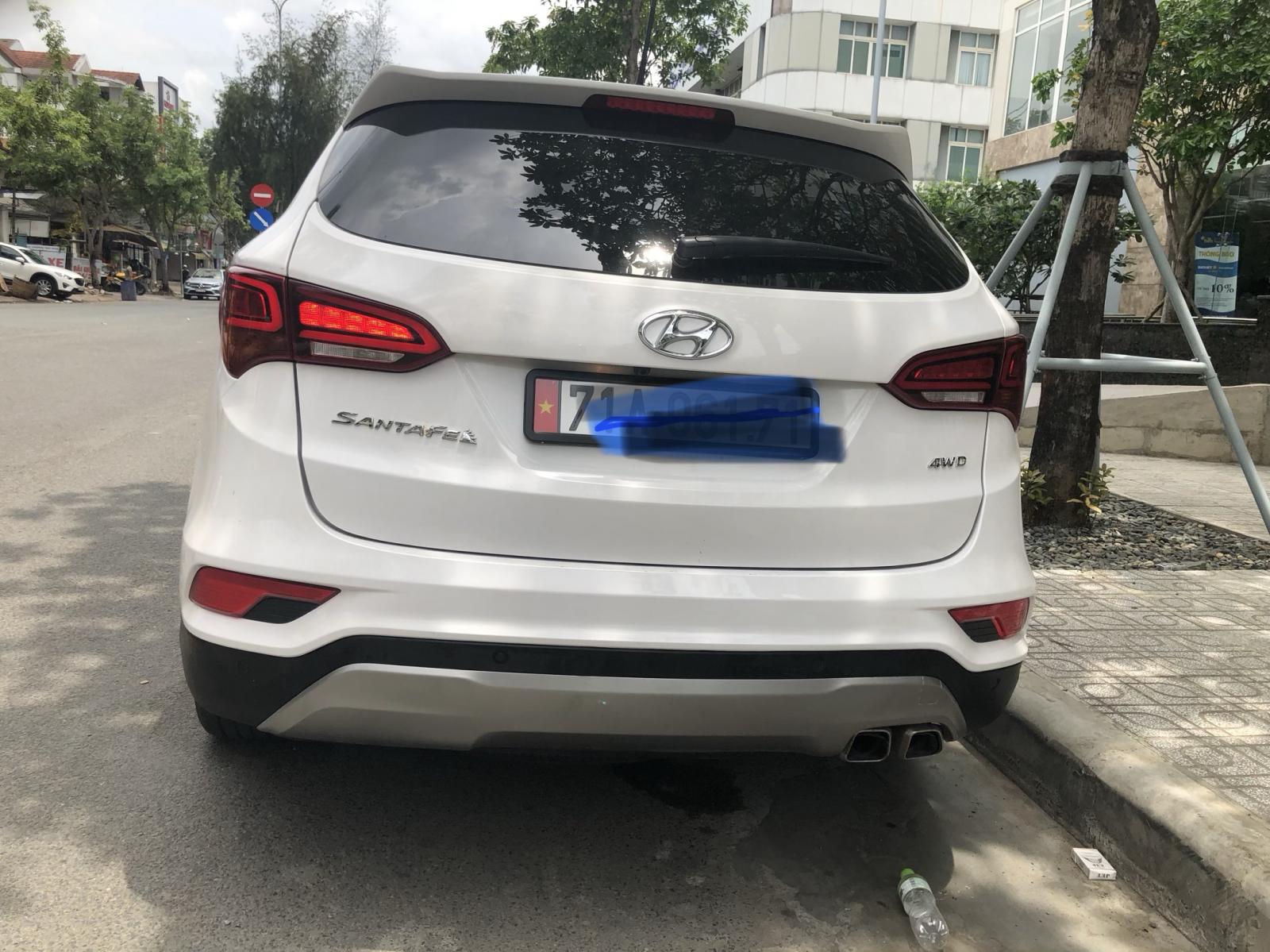 Hyundai Santa Fe   2016 - Đổi xe cần bán Hyundai Santafe 2.4 4WD 2016