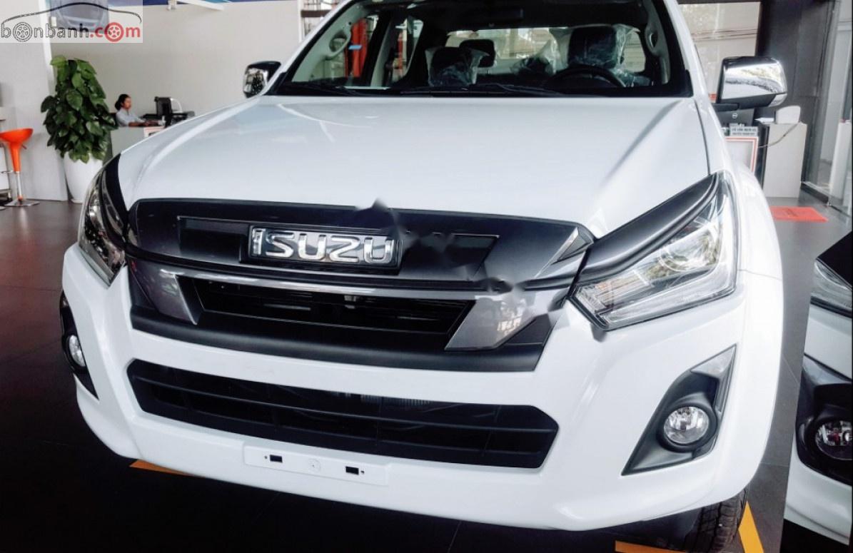 Isuzu Dmax 1.9L  2019 - Bán xe Isuzu Dmax 1.9L sản xuất năm 2018, số tay, máy xăng, màu bạc, nội thất màu đen