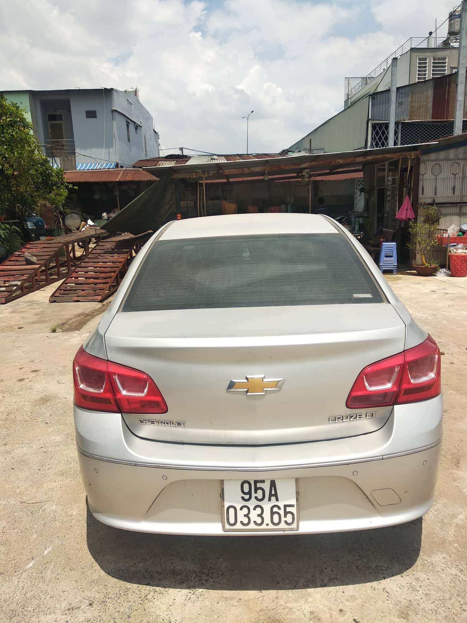 Chevrolet Cruze 2017 - Bán Chevrolet Cruze đời 2017 số sàn, liên hệ 0931256317 gặp Liên