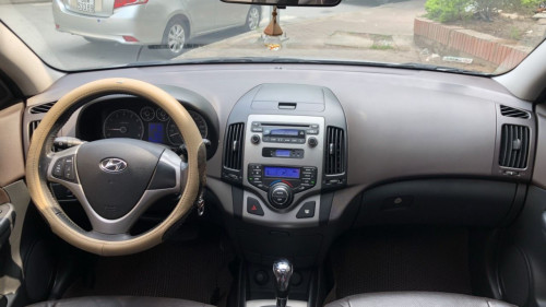 Hyundai i30   1.6 AT  2011 - Cần bán Hyundai i30 1.6 AT 2011, màu xám giá cạnh tranh