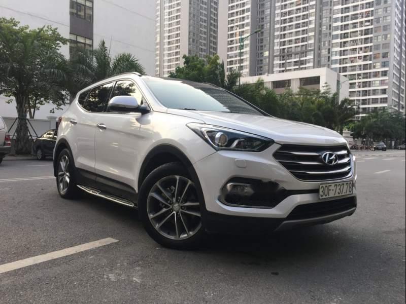 Hyundai Santa Fe  2.4 AT 2016 - Bán Hyundai Santa Fe 2.4 AT đời 2016, màu trắng số tự động, giá 930tr