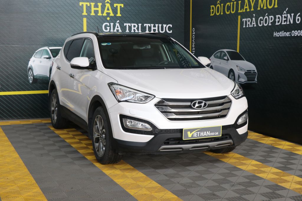 Hyundai Santa Fe 2.4AT 4WD 2015 - Bán xe Hyundai Santa Fe 2.4AT 4WD năm sản xuất 2015, màu trắng